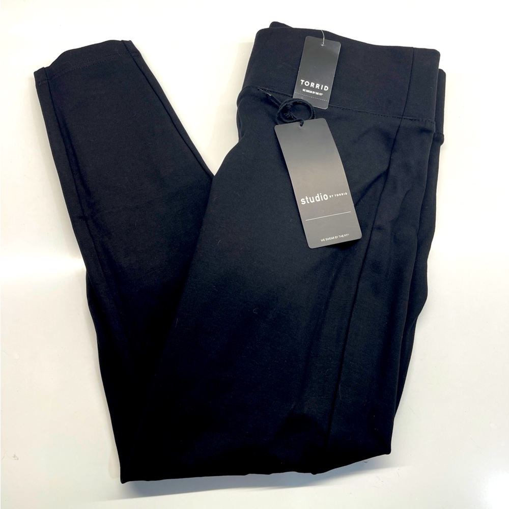 Torrid black pixie pant - Picture 1 of 3